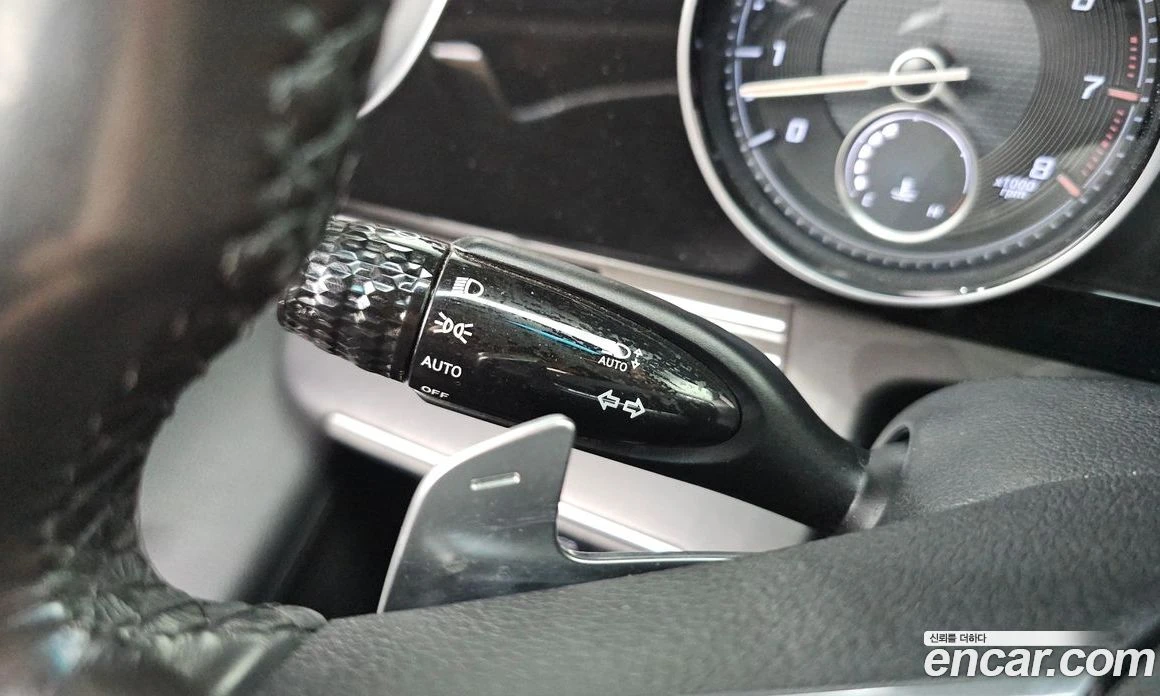 Hyundai Grandeur 3.3 Premium, снимка 15 - Автомобили и джипове - 56024618