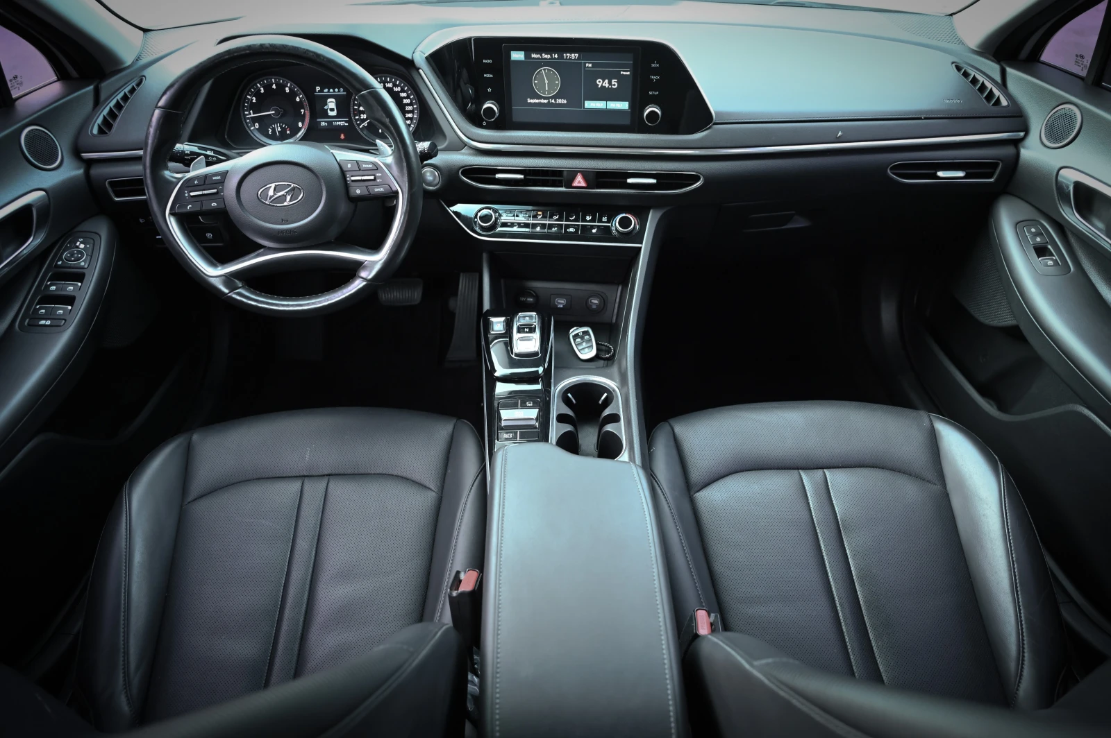 Hyundai Sonata 2.0LPI / LED, снимка 10 - Автомобили и джипове - 56080813