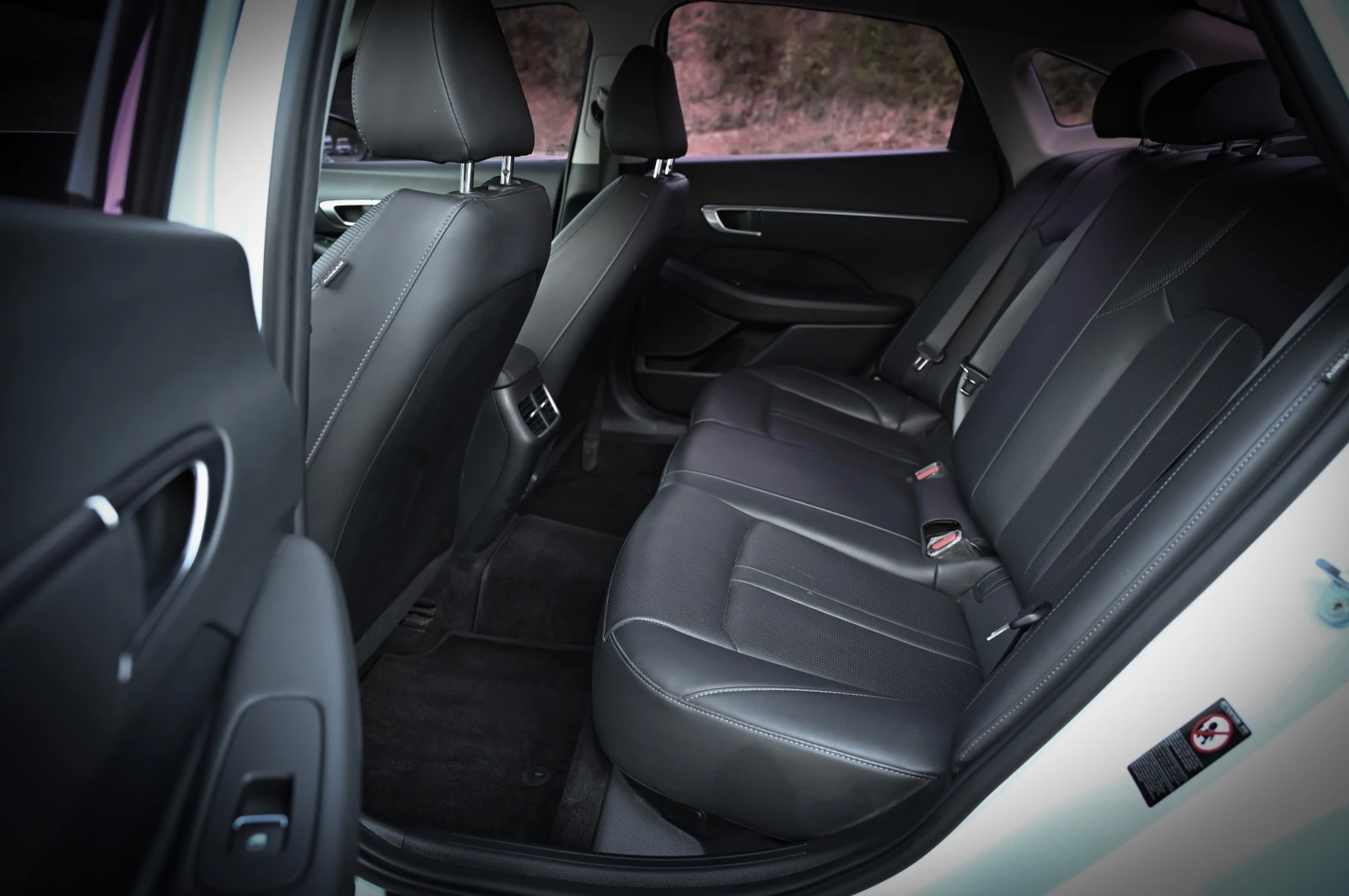 Hyundai Sonata 2.0LPI / LED, снимка 12 - Автомобили и джипове - 56080813