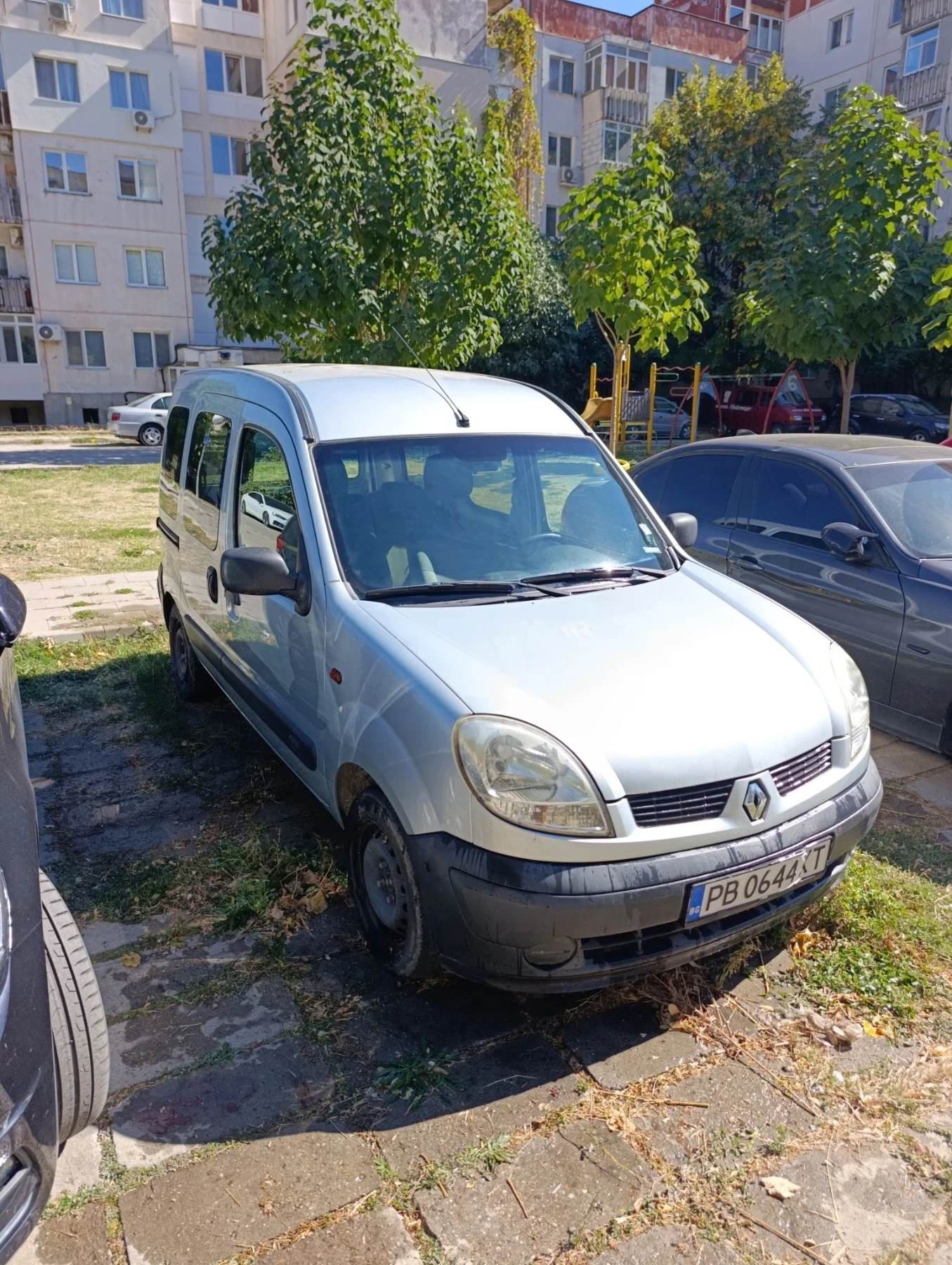 Renault Kangoo, снимка 3 - Автомобили и джипове - 56480335