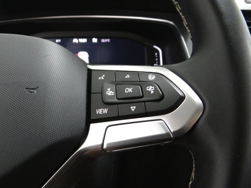 VW Tiguan 2.0 TSI 4Motion AT8, снимка 10 - Автомобили и джипове - 52749726