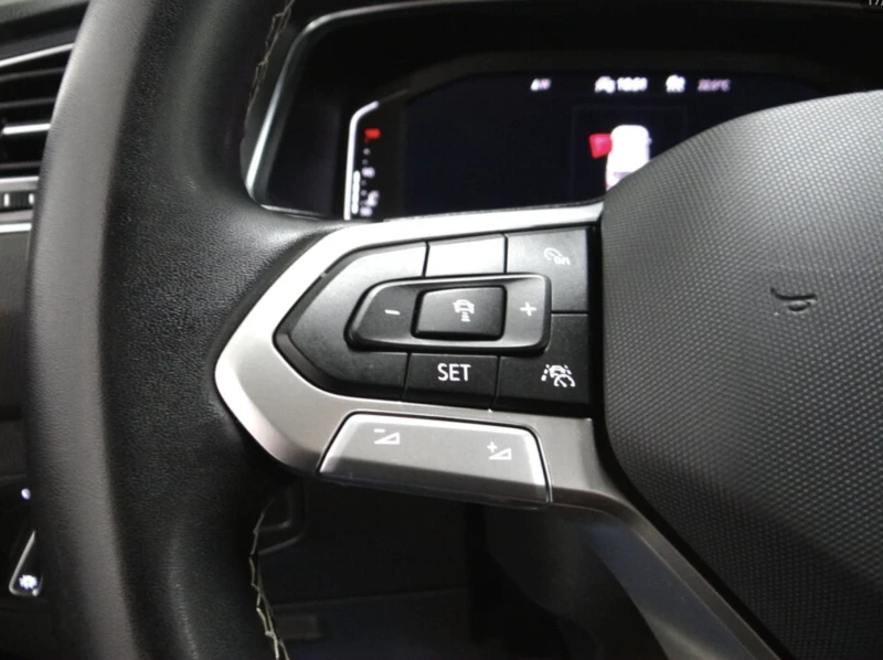 VW Tiguan 2.0 TSI 4Motion AT8, снимка 9 - Автомобили и джипове - 52749726
