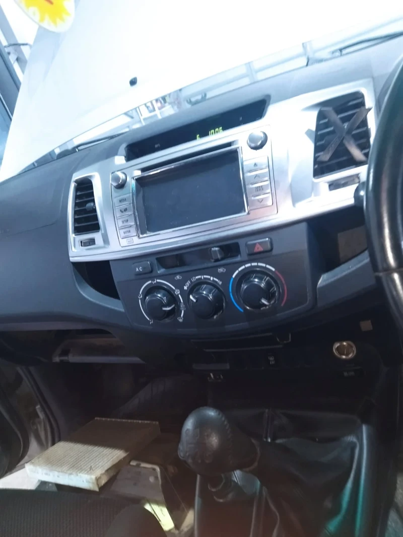 Toyota Hilux 4x4 pick up, снимка 4 - Автомобили и джипове - 52871273