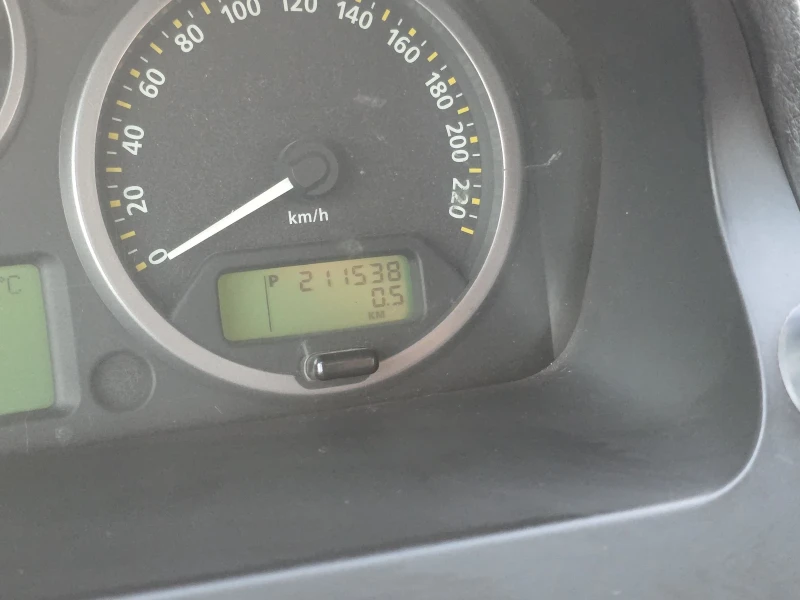 Land Rover Freelander 3.2i V6 Гръцки, снимка 14 - Автомобили и джипове - 52931674