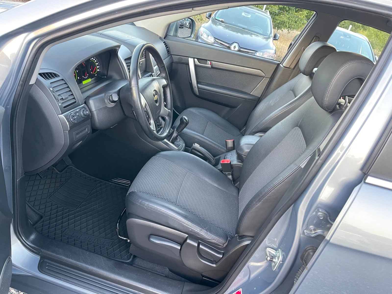 Chevrolet Captiva  2.0VCDi (150 Hp), 4x4, 7 Местен, 177000км! Обслуж - изображение 9