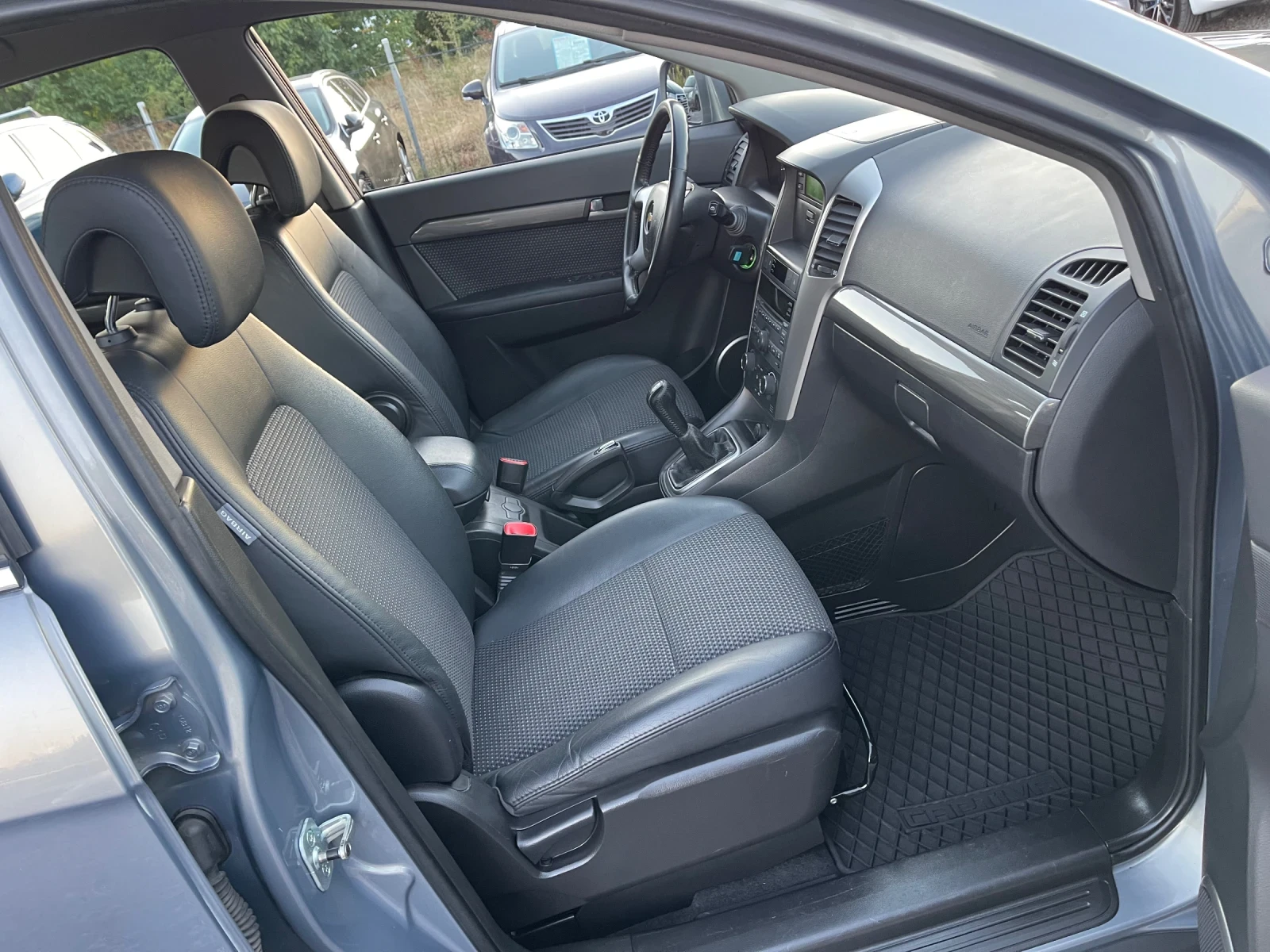 Chevrolet Captiva  2.0VCDi (150 Hp), 4x4, 7 Местен, 177000км! Обслуж - изображение 10
