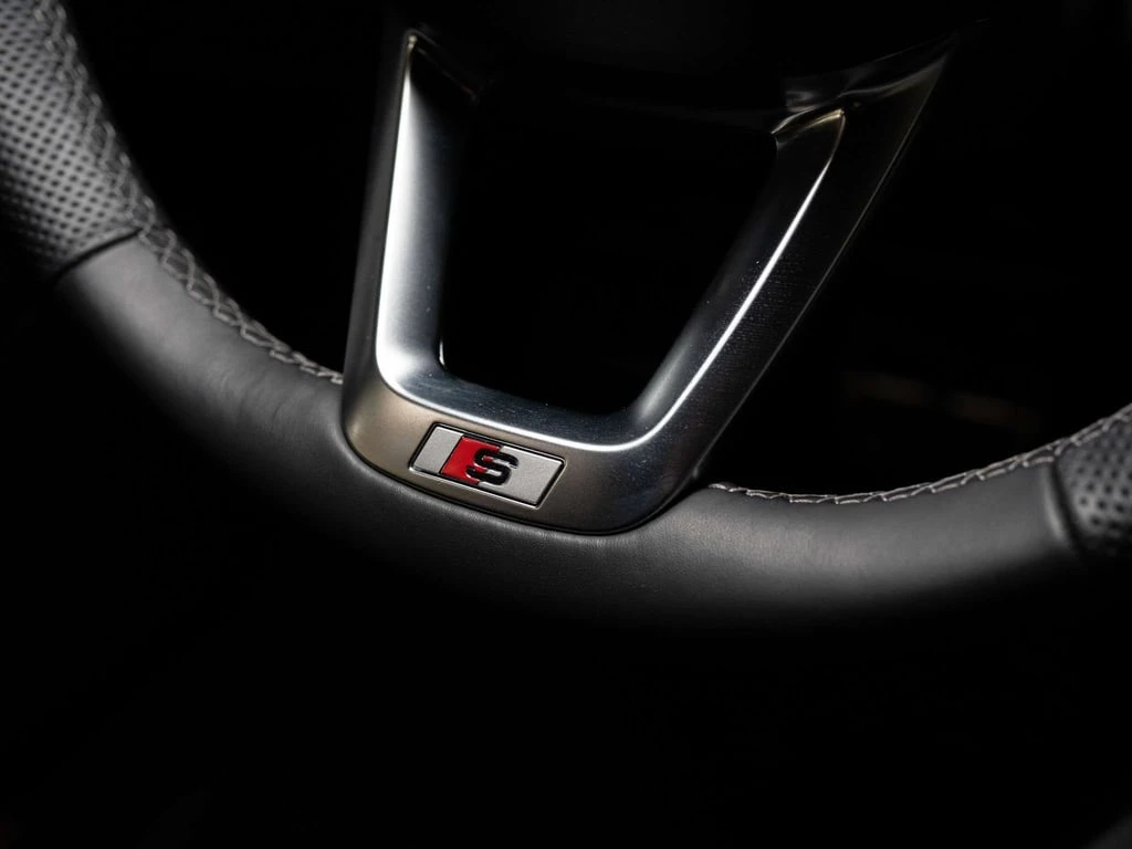 Audi SQ7 * quattro Premium Plus * CARFAX * ЦЕНА ДО БГ - изображение 8