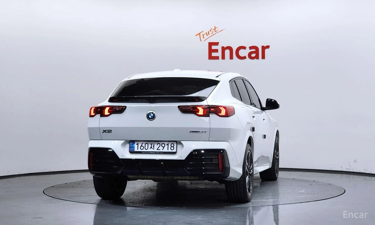BMW X2 20i* M* SPORT* HARMON* KARDON* 360КАМЕРА* LANE* AS, снимка 4 - Автомобили и джипове - 54800167
