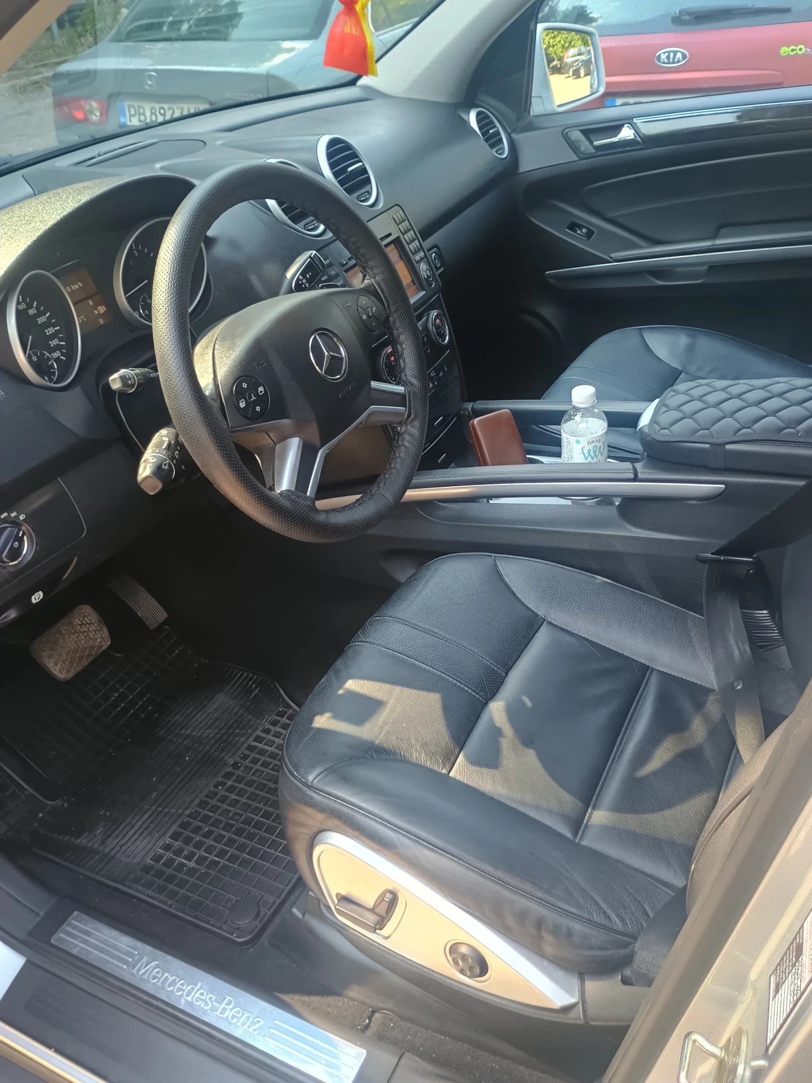 Mercedes-Benz ML 300, снимка 10 - Автомобили и джипове - 54810133