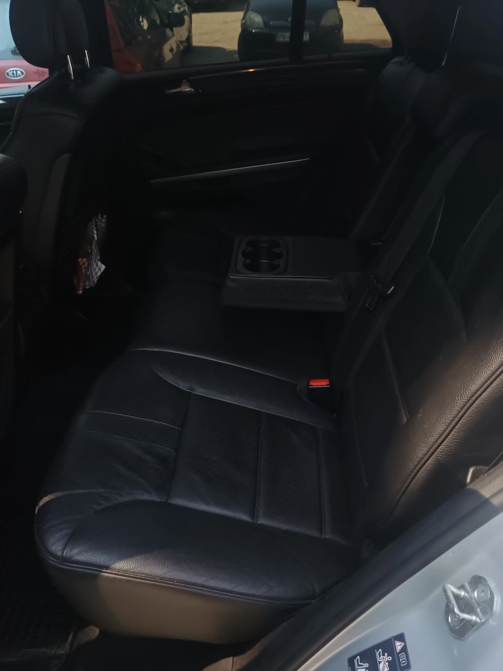 Mercedes-Benz ML 300, снимка 12 - Автомобили и джипове - 54810133
