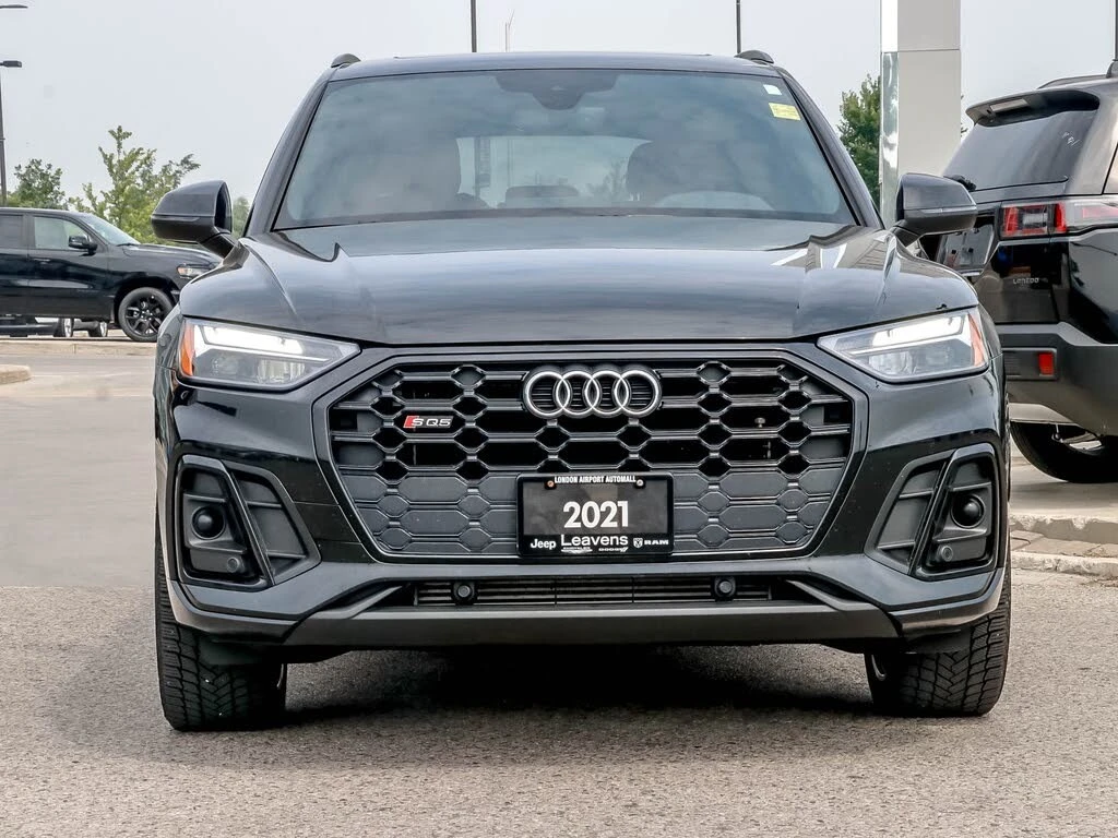 Audi SQ5 3.0T* QUATTRO* PREMIUM* CARBON* PANO* КОЖА* ПОДГРЕ, снимка 2 - Автомобили и джипове - 55474564