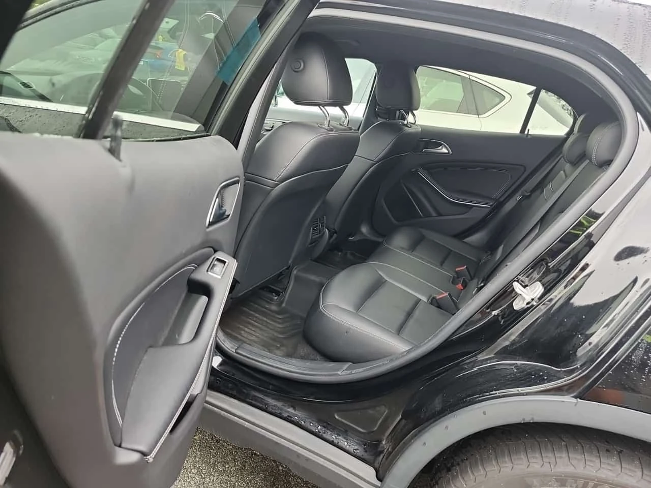 Mercedes-Benz GLA 250 CARFAX /Кожа/Нави/Подгрев/Панорама, снимка 12 - Автомобили и джипове - 55731114