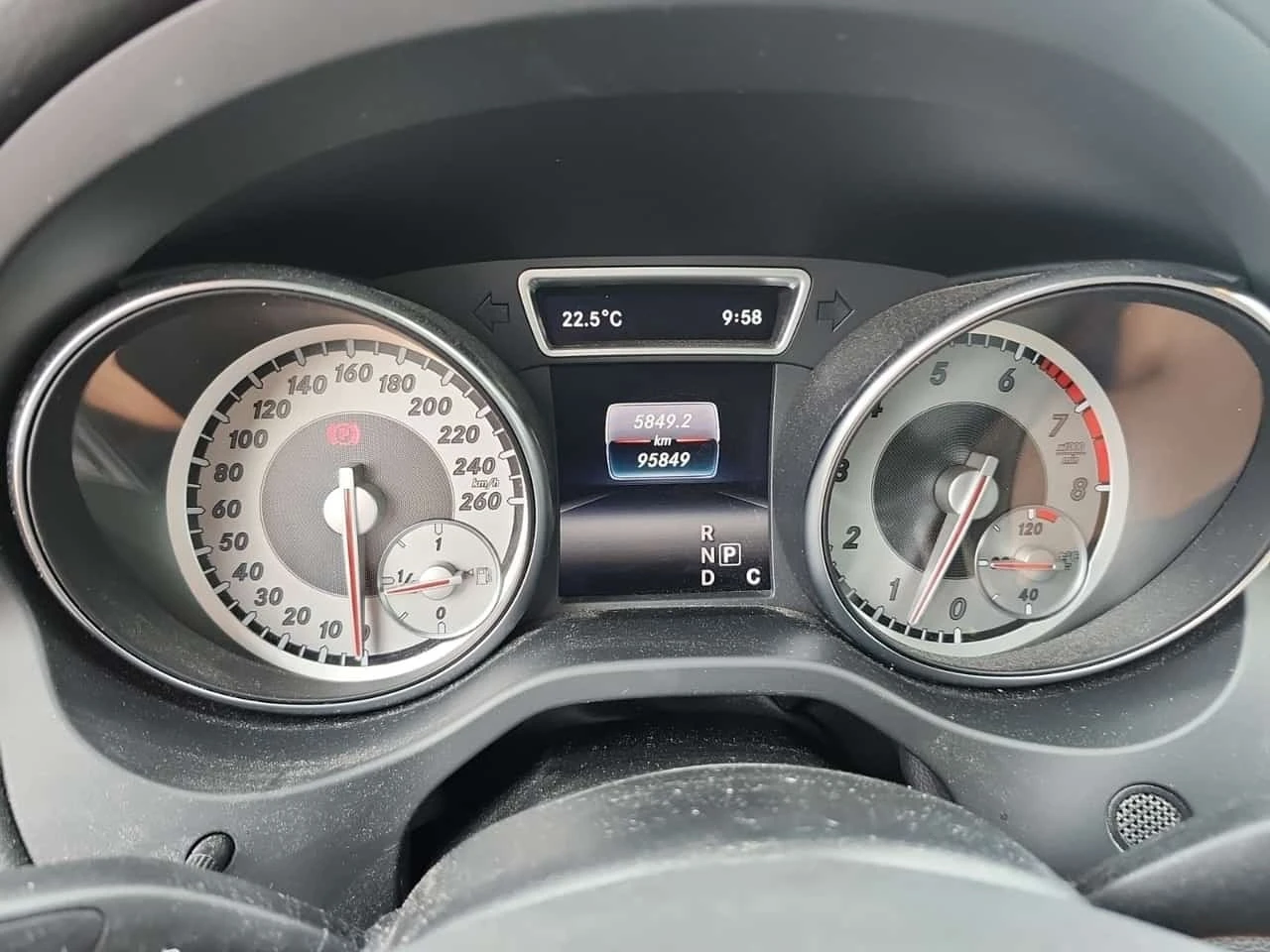 Mercedes-Benz GLA 250 CARFAX /Кожа/Нави/Подгрев/Панорама, снимка 9 - Автомобили и джипове - 55731114