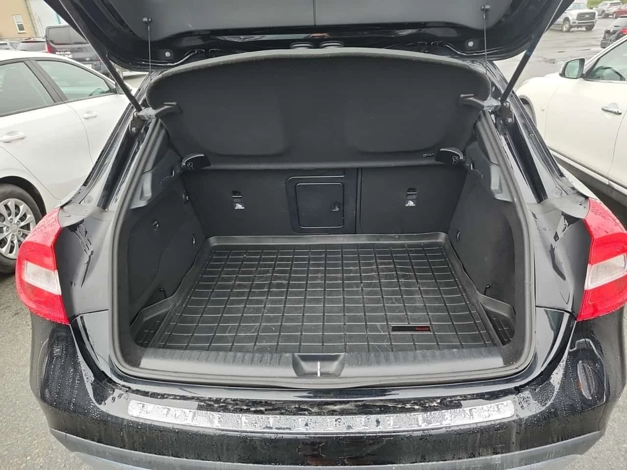 Mercedes-Benz GLA 250 CARFAX /Кожа/Нави/Подгрев/Панорама, снимка 14 - Автомобили и джипове - 55731114