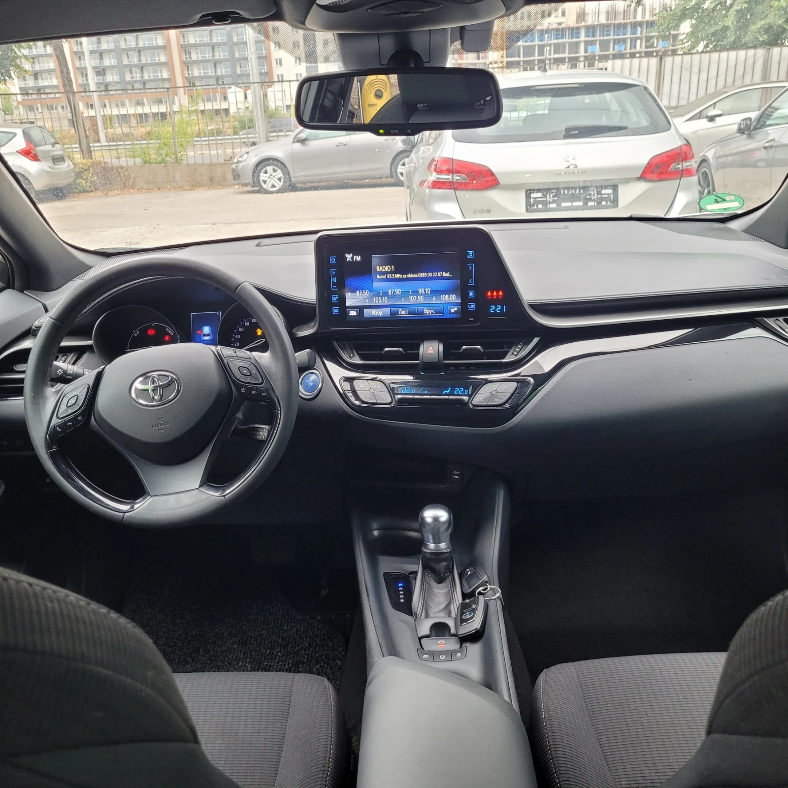 Toyota C-HR 1.8 HYBRID Automatic , снимка 10 - Автомобили и джипове - 55790745