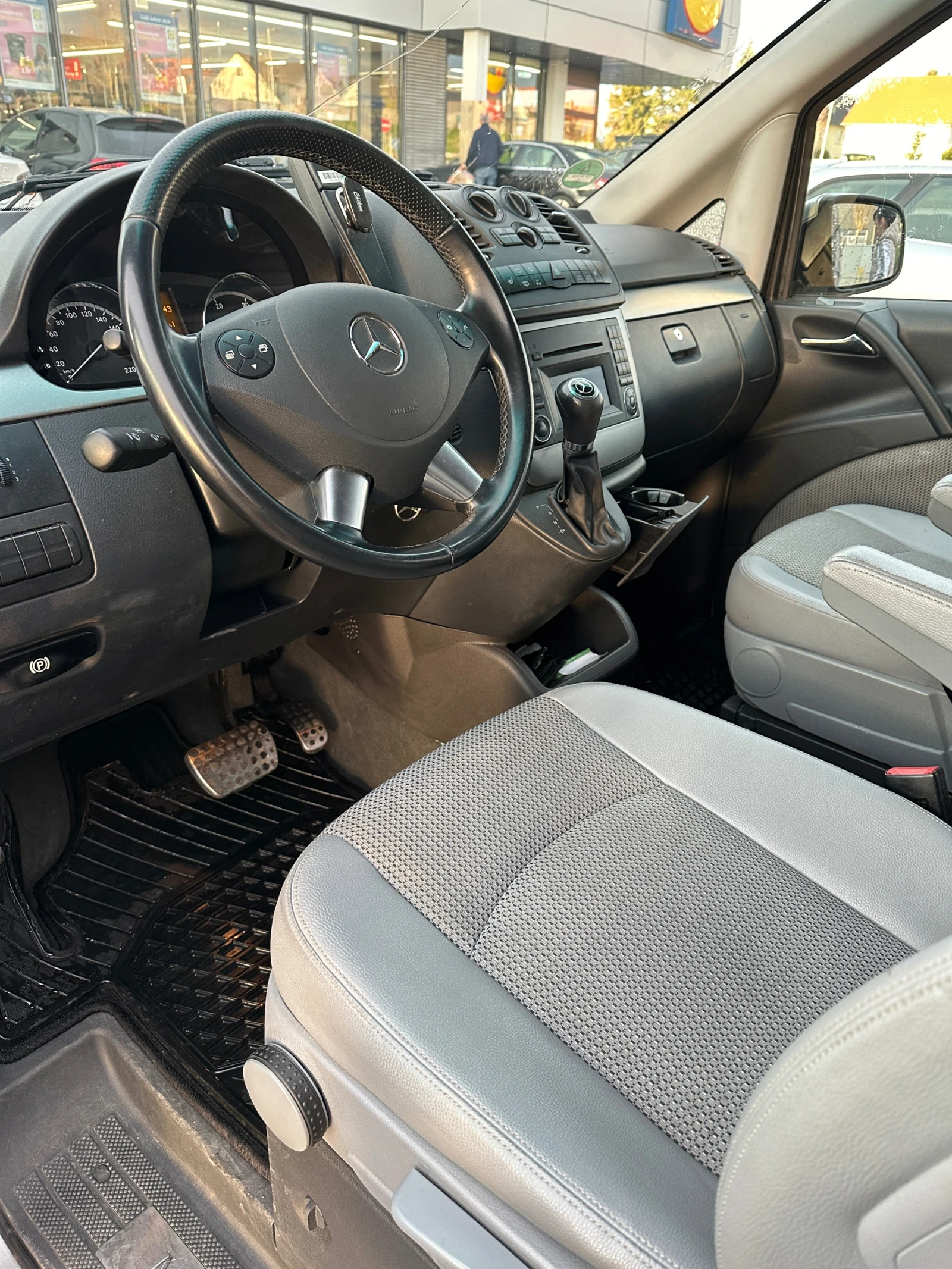 Mercedes-Benz Viano, снимка 15 - Бусове и автобуси - 53711778