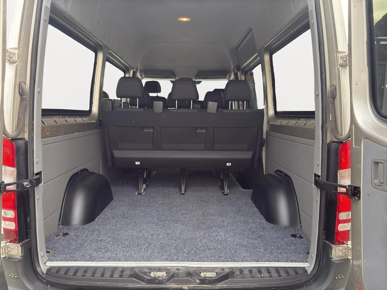 Mercedes-Benz Sprinter 319 BLUETEC  8+ 1  3.5T на теглич, снимка 10 - Бусове и автобуси - 55233156