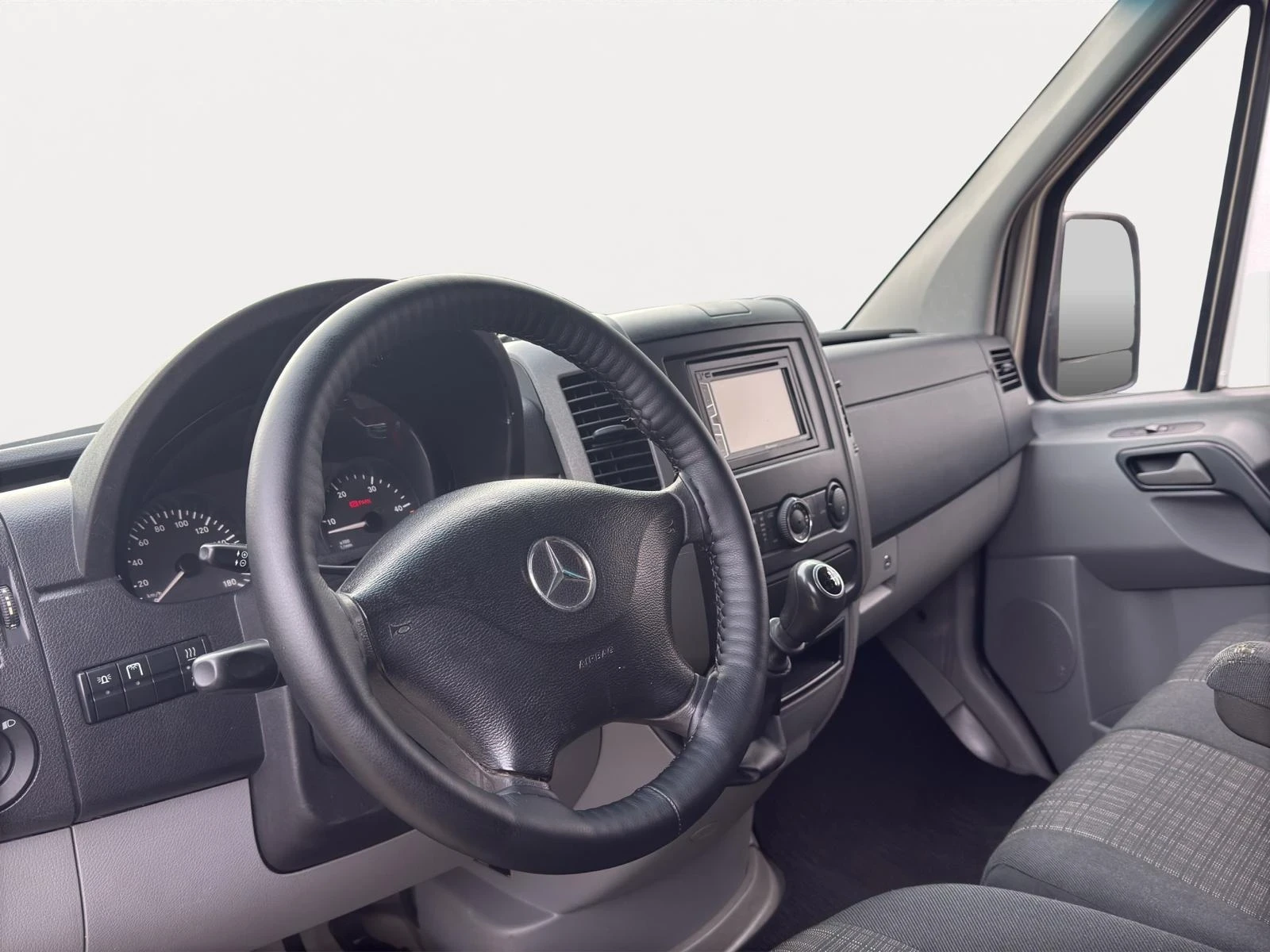 Mercedes-Benz Sprinter 319 BLUETEC  8+ 1  3.5T на теглич, снимка 13 - Бусове и автобуси - 55233156