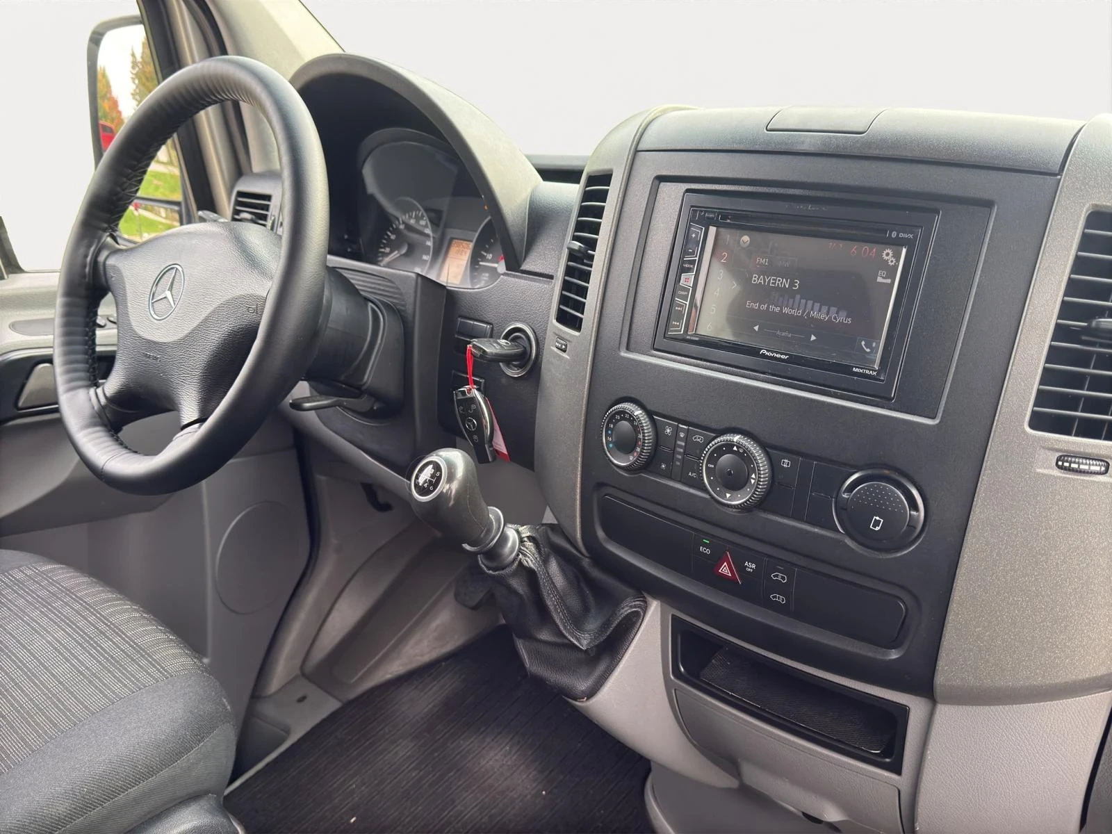 Mercedes-Benz Sprinter 319 BLUETEC  8+ 1  3.5T на теглич, снимка 12 - Бусове и автобуси - 55233156