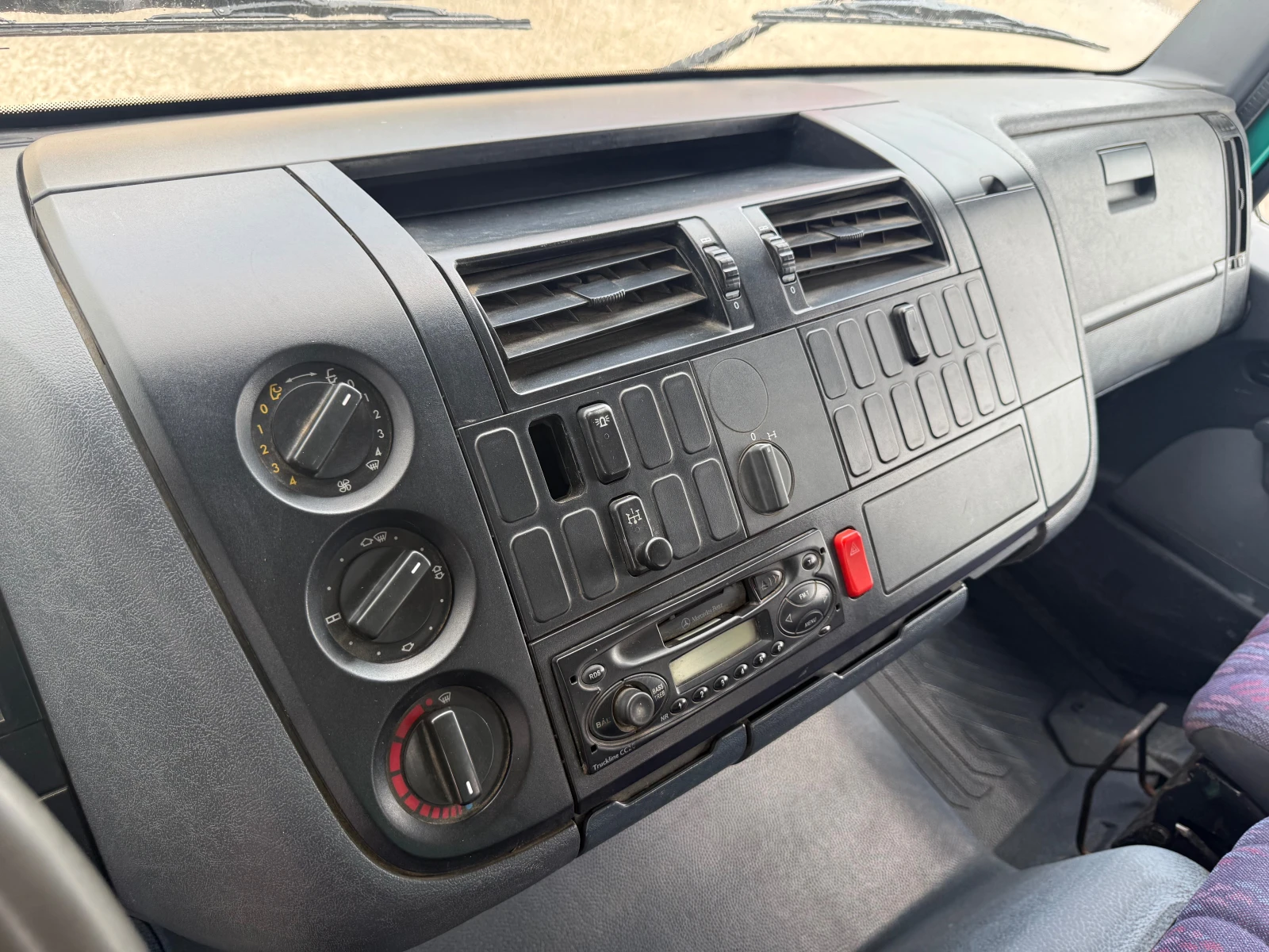 Mercedes-Benz Atego 815 ТРИСТРАНЕН САМОСВАЛ , 237.000 , ТОП , Германия, снимка 16 - Камиони - 54763783