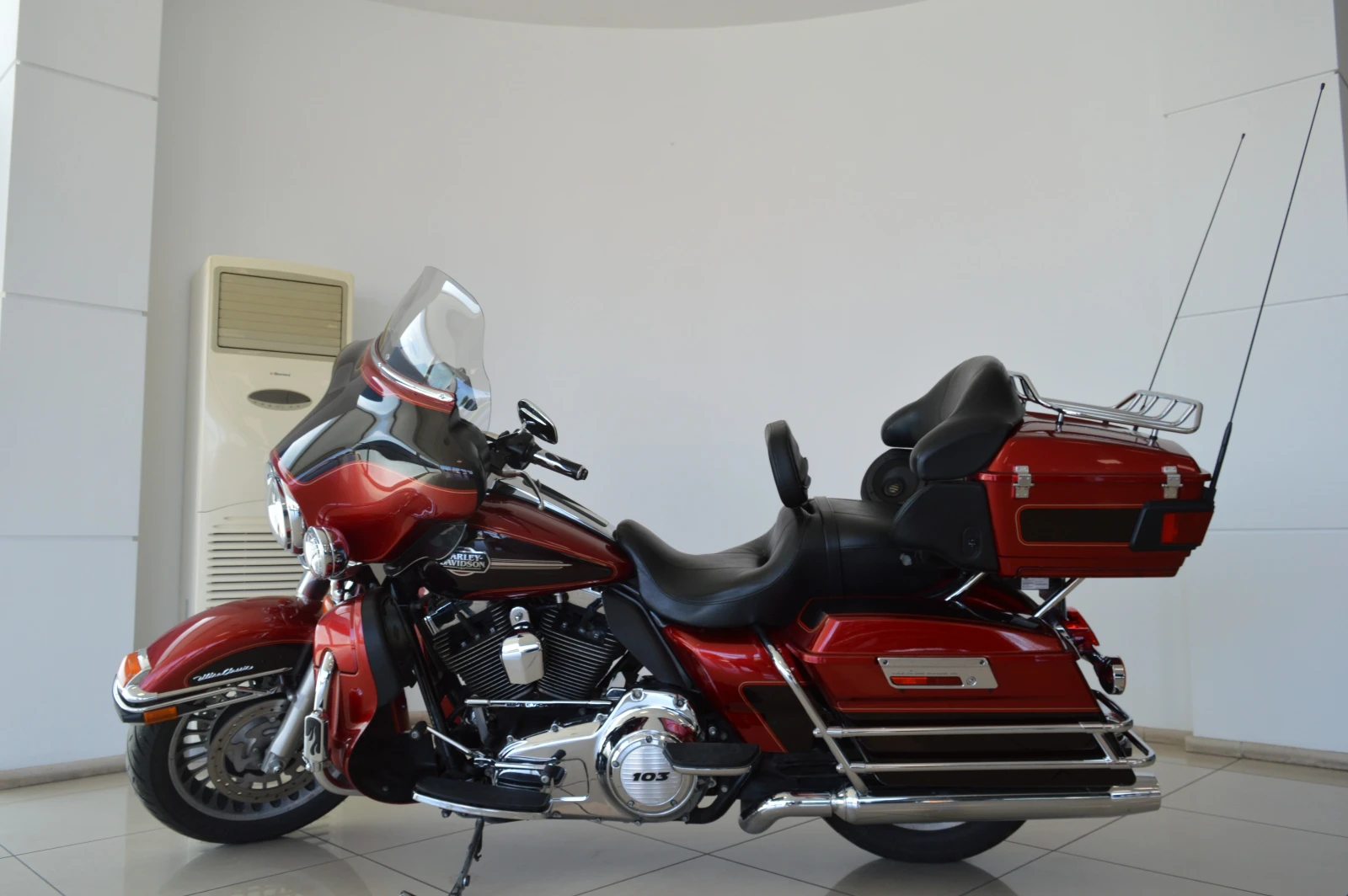 Harley-Davidson Touring Ultra Classic Electra Glide - изображение 2