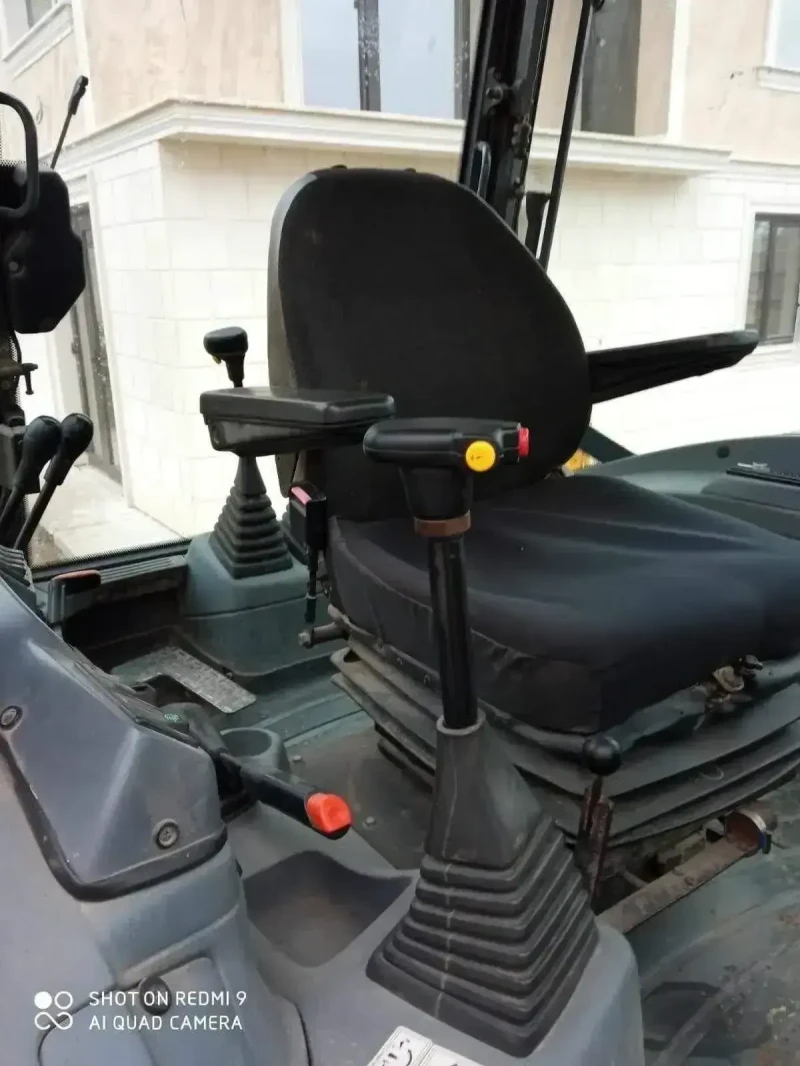 Багер New Holland LB115 4cx, снимка 6 - Индустриална техника - 47323291