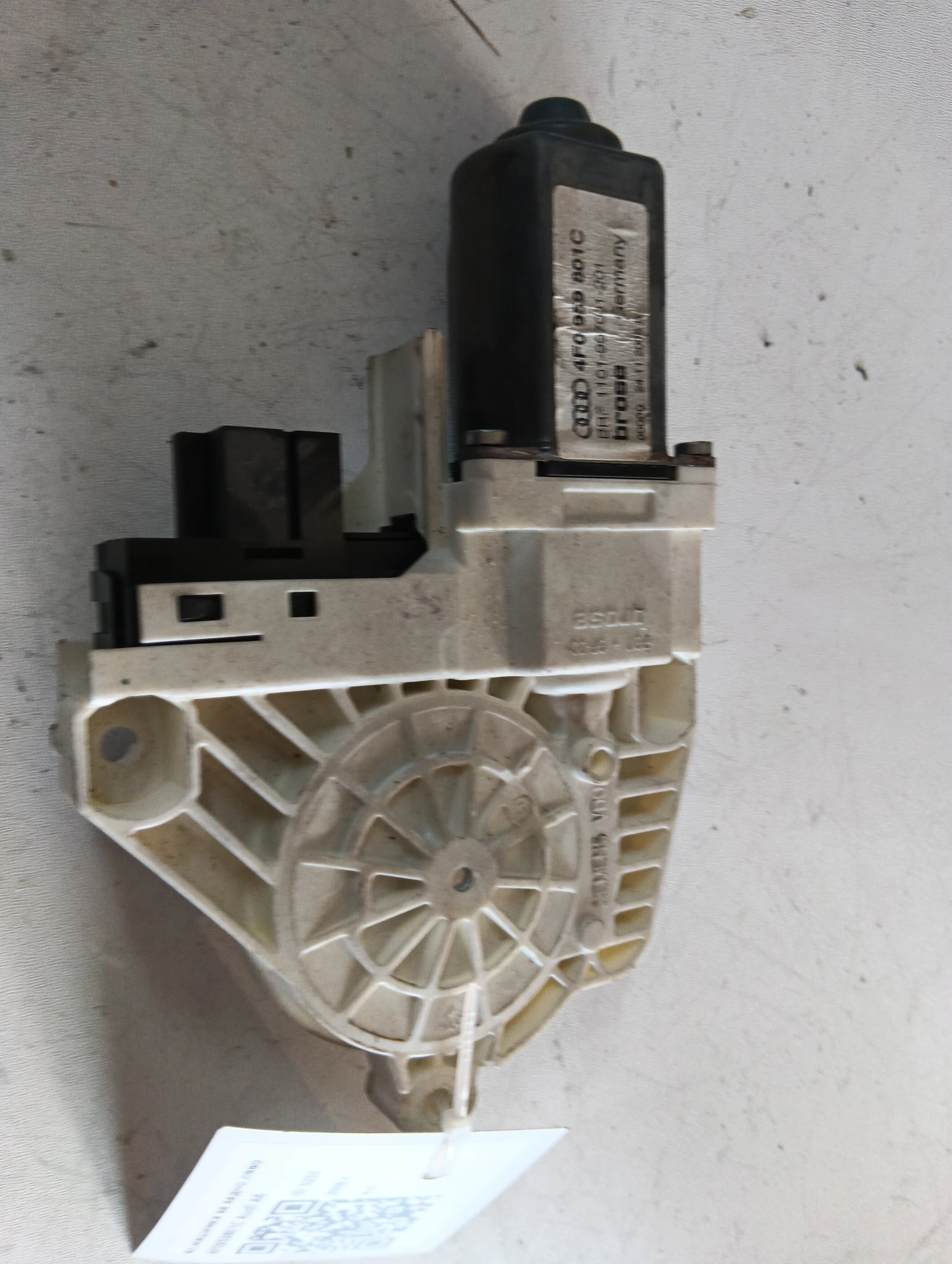 ел.машинка за задно ляво  4F0959801C Audi A6