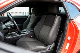 Dodge Challenger AWD, снимка 13