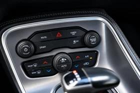 Dodge Challenger AWD, снимка 17