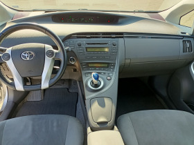 Toyota Prius HYBRID, снимка 7 - Автомобили и джипове - 44311069