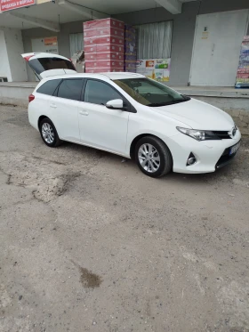 Toyota Auris 1.6 бензин, снимка 3