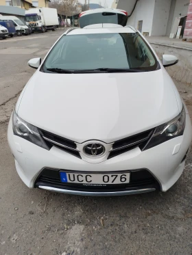 Toyota Auris 1.6 бензин, снимка 2