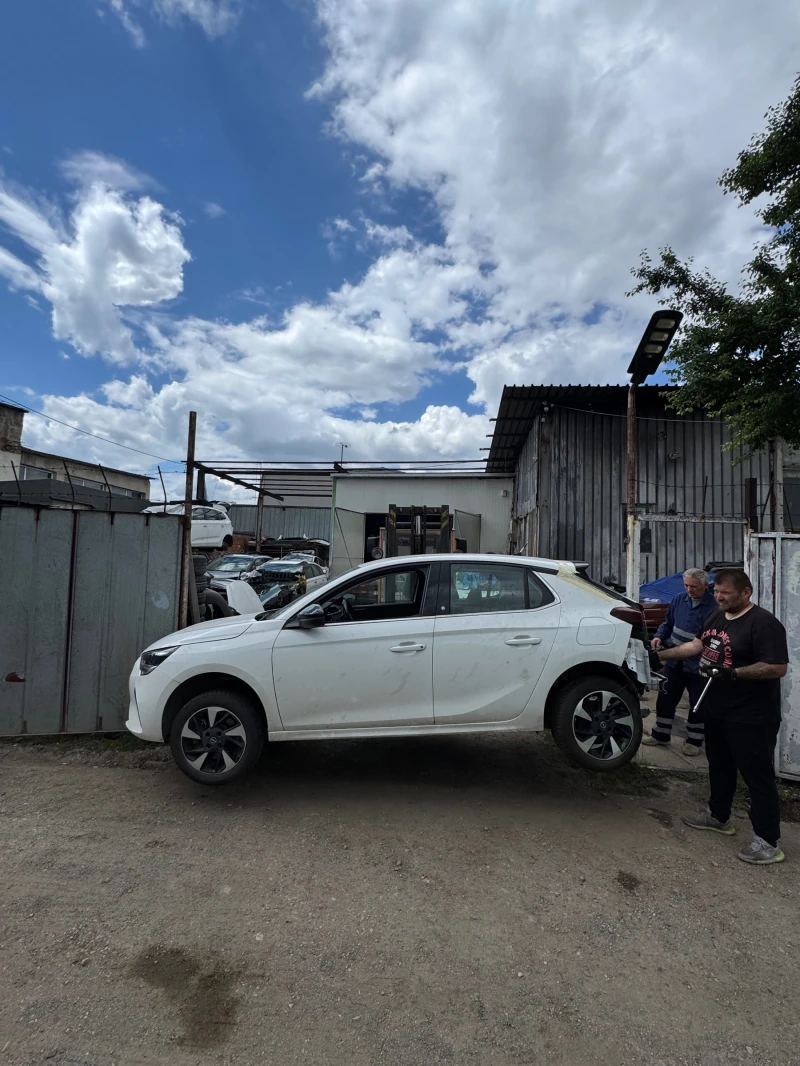 Opel Corsa Електричка, снимка 4 - Автомобили и джипове - 44979074