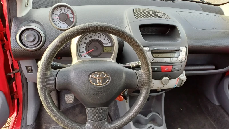 Toyota Aygo 1.0, снимка 7 - Автомобили и джипове - 49469020