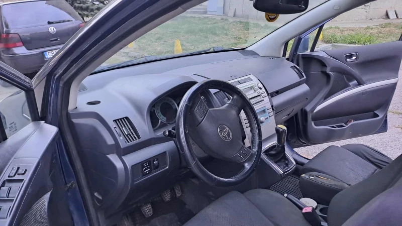 Toyota Corolla verso, снимка 4 - Автомобили и джипове - 52092918