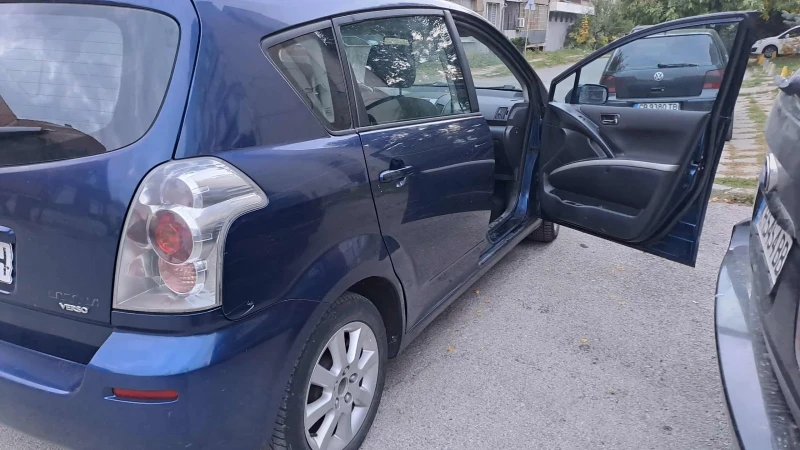 Toyota Corolla verso, снимка 3 - Автомобили и джипове - 52092918