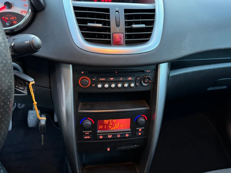 Peugeot 207, снимка 7 - Автомобили и джипове - 53169289