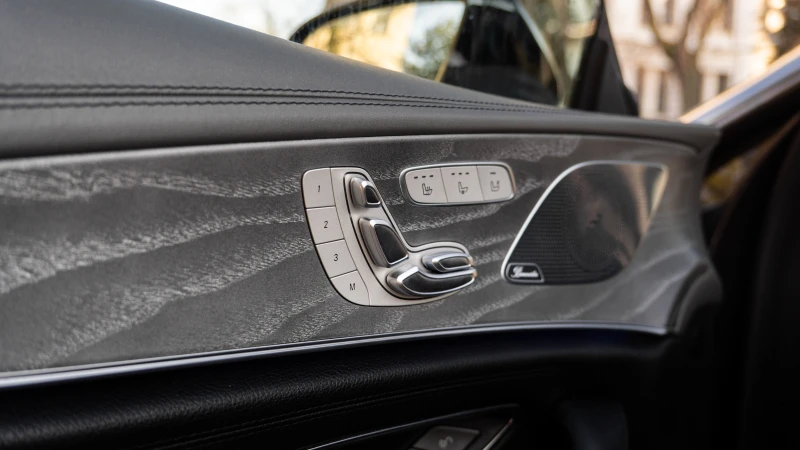 Mercedes-Benz CLS 400 AMG LINE, снимка 8 - Автомобили и джипове - 53441532