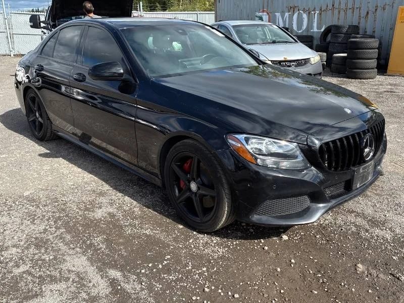 Mercedes-Benz C 300 * 4MATIC * PANO * 2 КЛЮЧА * КОМПЛЕКТ ГУМИ, снимка 3 - Автомобили и джипове - 55816621