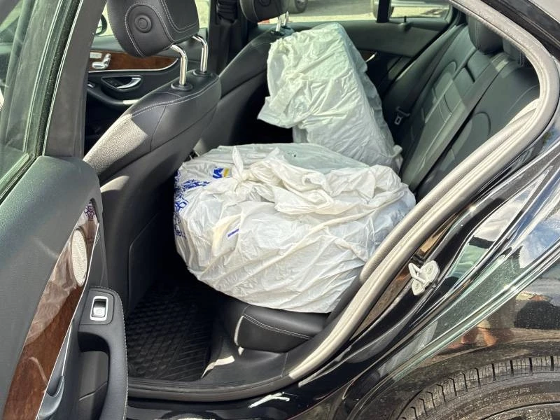 Mercedes-Benz C 300 * 4MATIC * PANO * 2 КЛЮЧА * КОМПЛЕКТ ГУМИ, снимка 15 - Автомобили и джипове - 55816621
