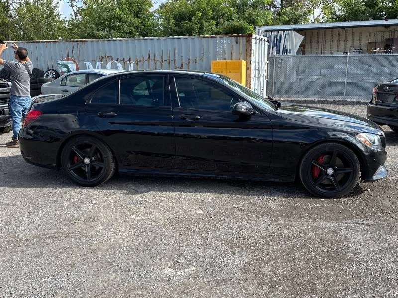 Mercedes-Benz C 300 * 4MATIC * PANO * 2 КЛЮЧА * КОМПЛЕКТ ГУМИ, снимка 4 - Автомобили и джипове - 55816621