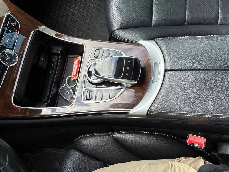 Mercedes-Benz C 300 * 4MATIC * PANO * 2 КЛЮЧА * КОМПЛЕКТ ГУМИ, снимка 13 - Автомобили и джипове - 55816621