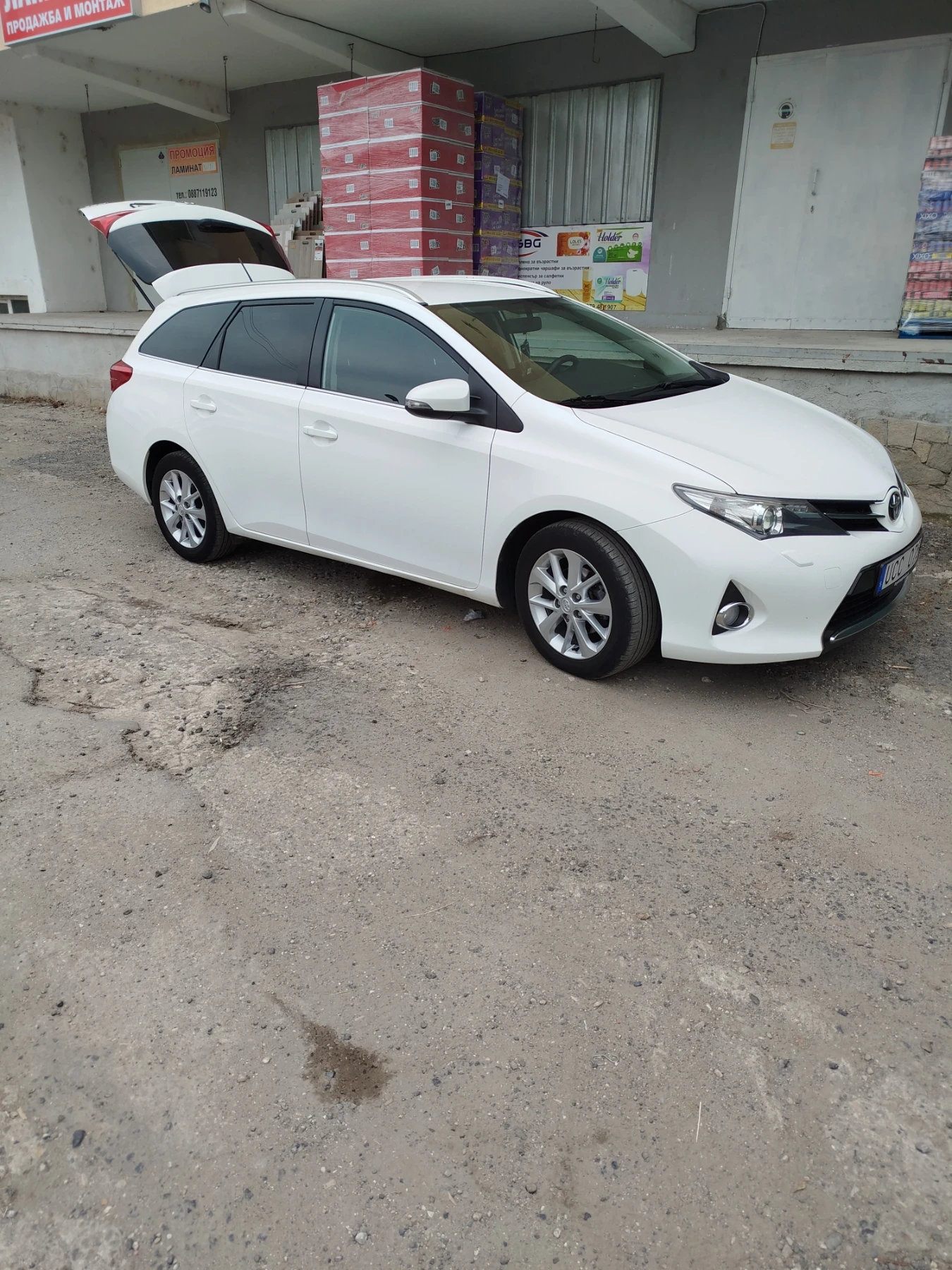 Toyota Auris 1.6 бензин - изображение 2
