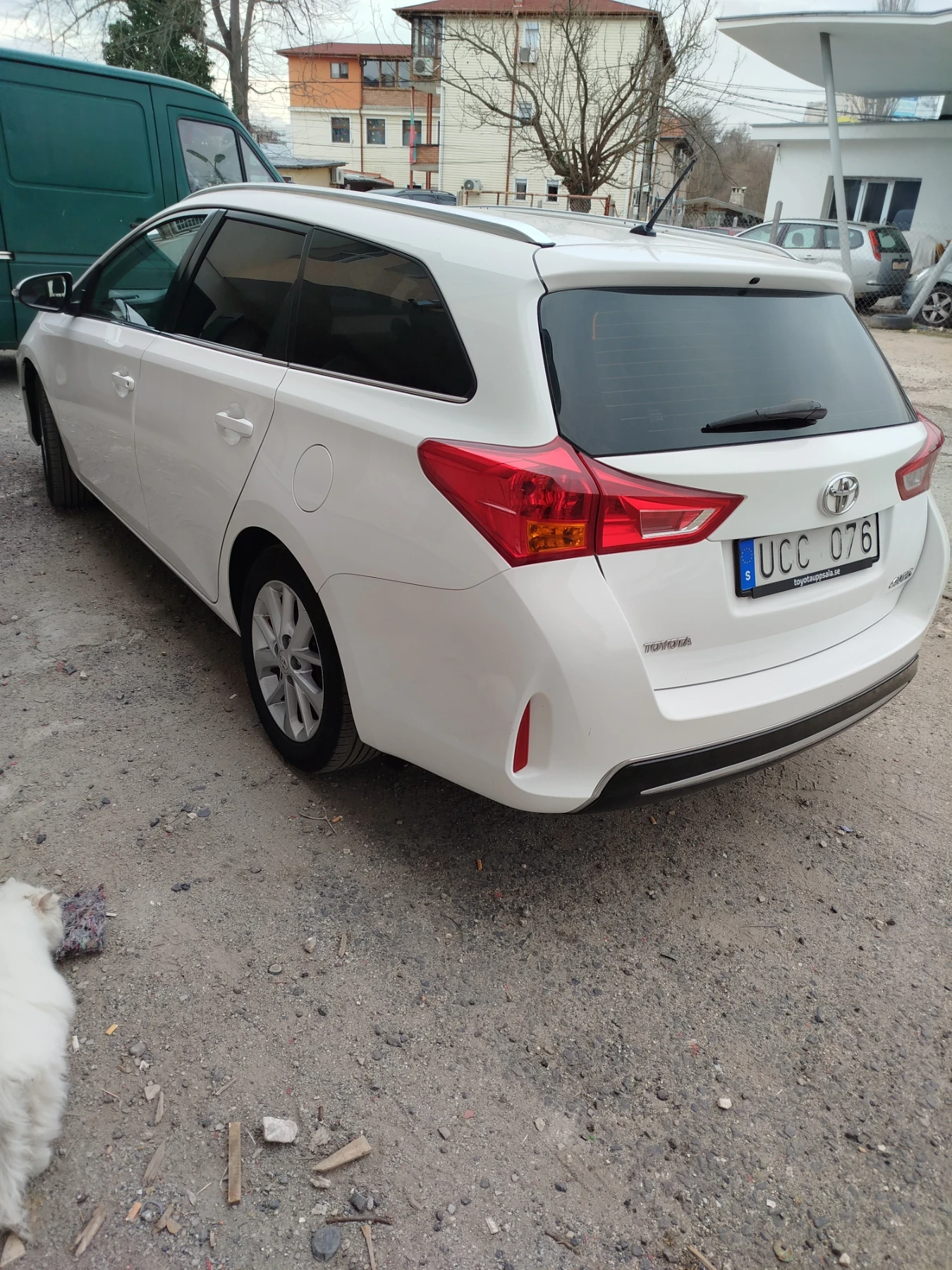 Toyota Auris 1.6 бензин - изображение 4
