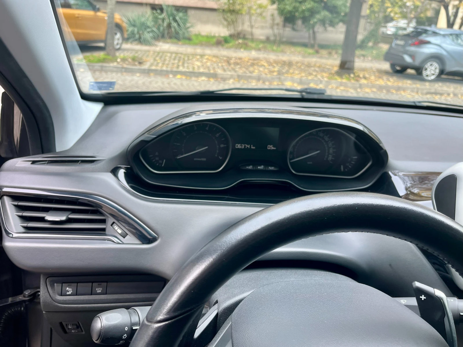 Peugeot 208 1.2  | Mobile.bg   11