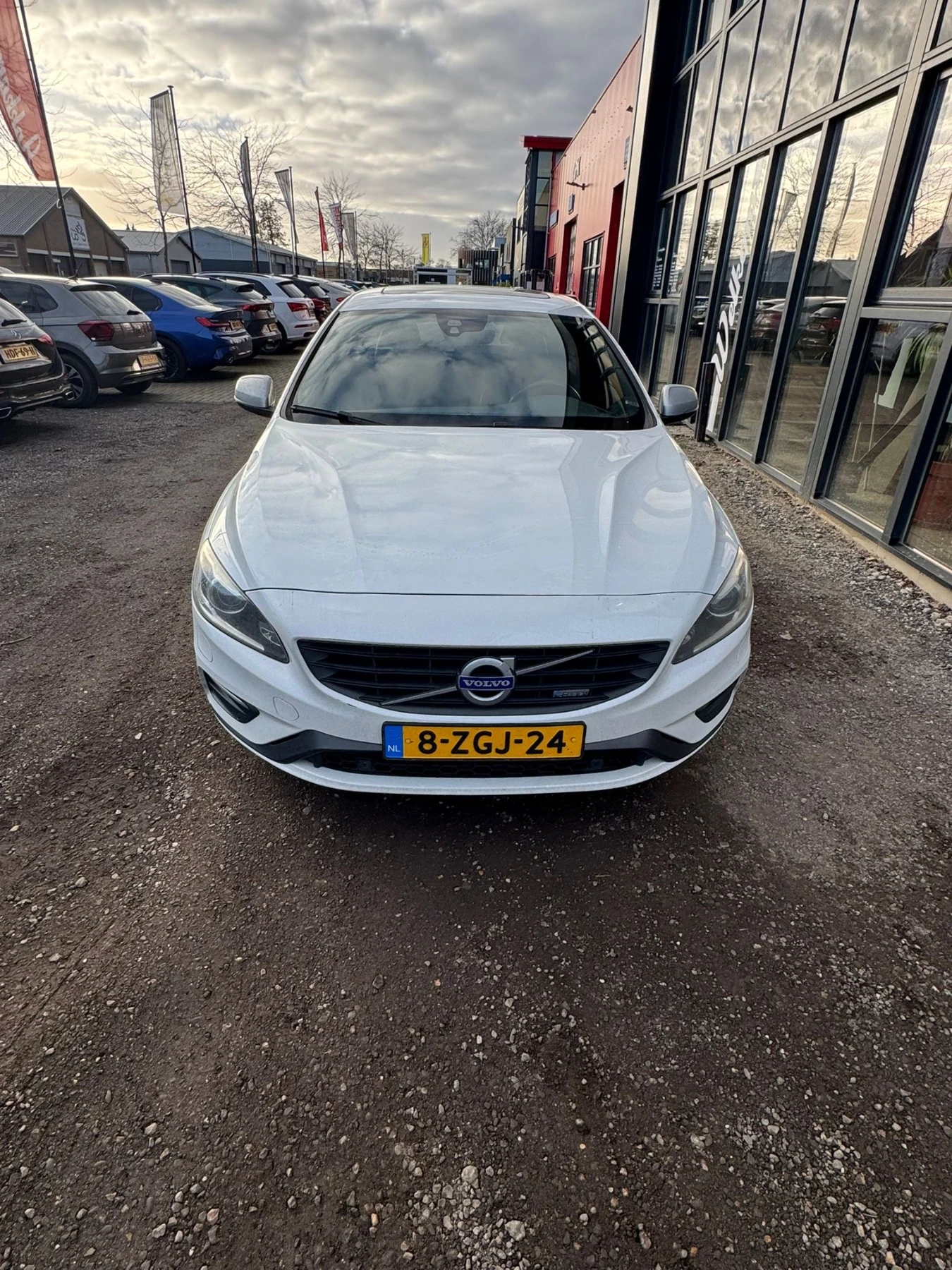Volvo V60 R-Line HYBRIDE DIESEL | Mobile.bg � ����������� 1