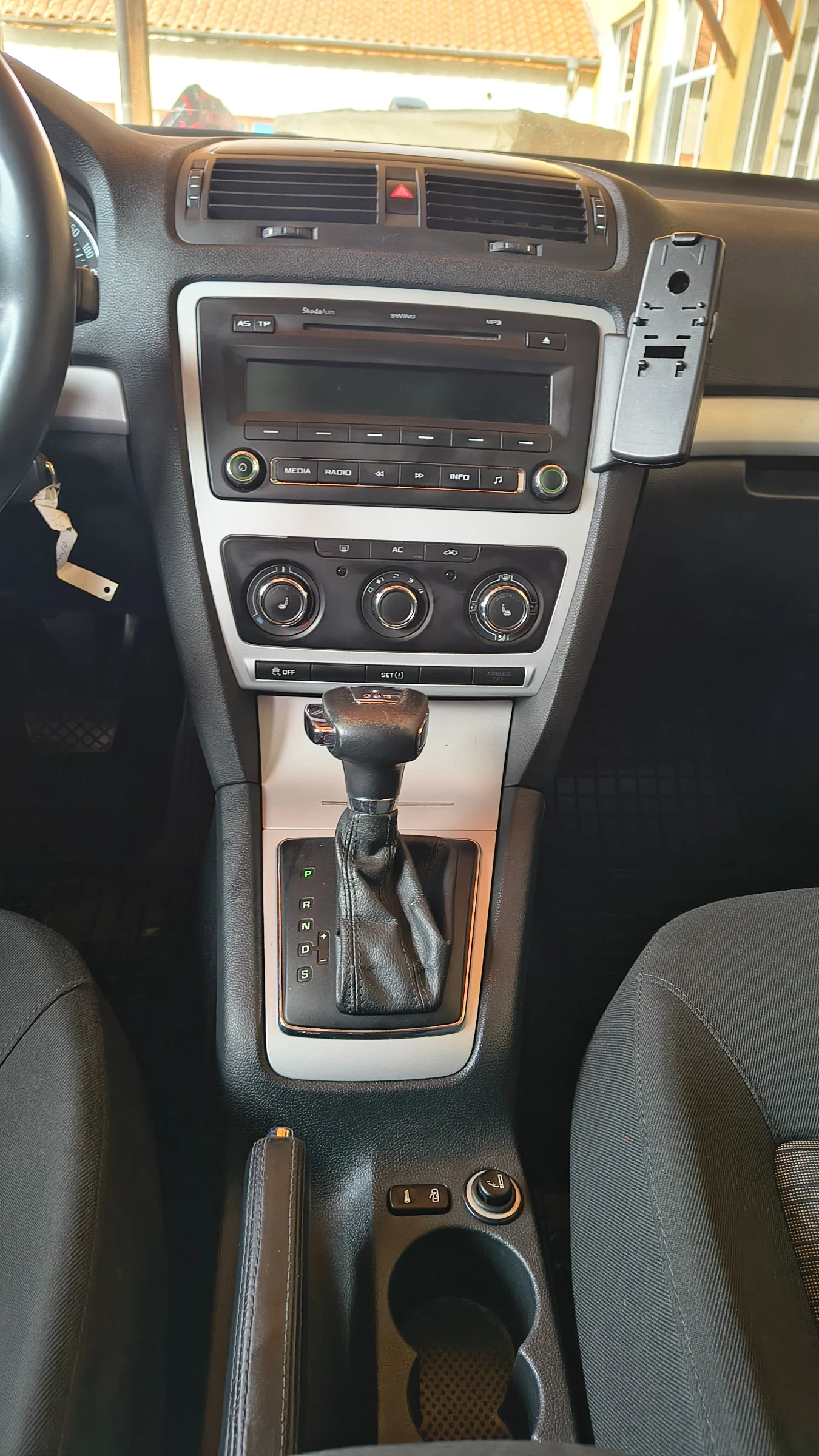 Skoda Octavia, снимка 6 - Автомобили и джипове - 53641346