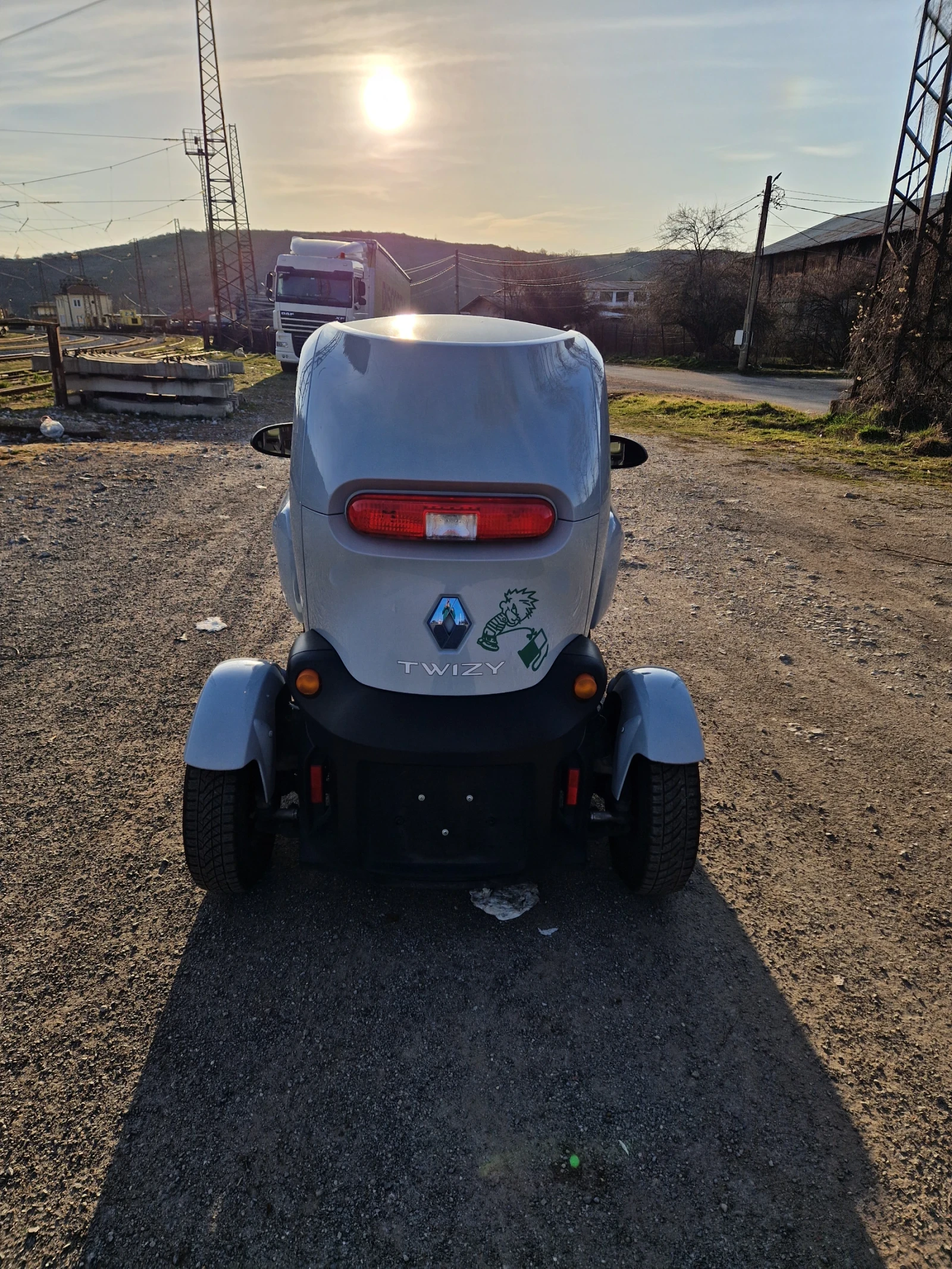 Renault Twizy 17к.с Нов внос!, снимка 6 - Автомобили и джипове - 53777982