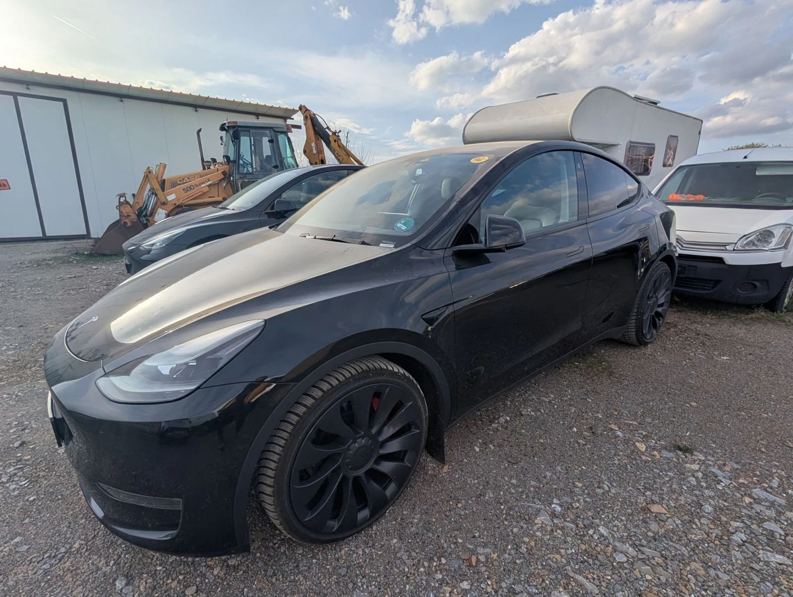 Tesla Model Y performance, снимка 7 - Автомобили и джипове - 53779345