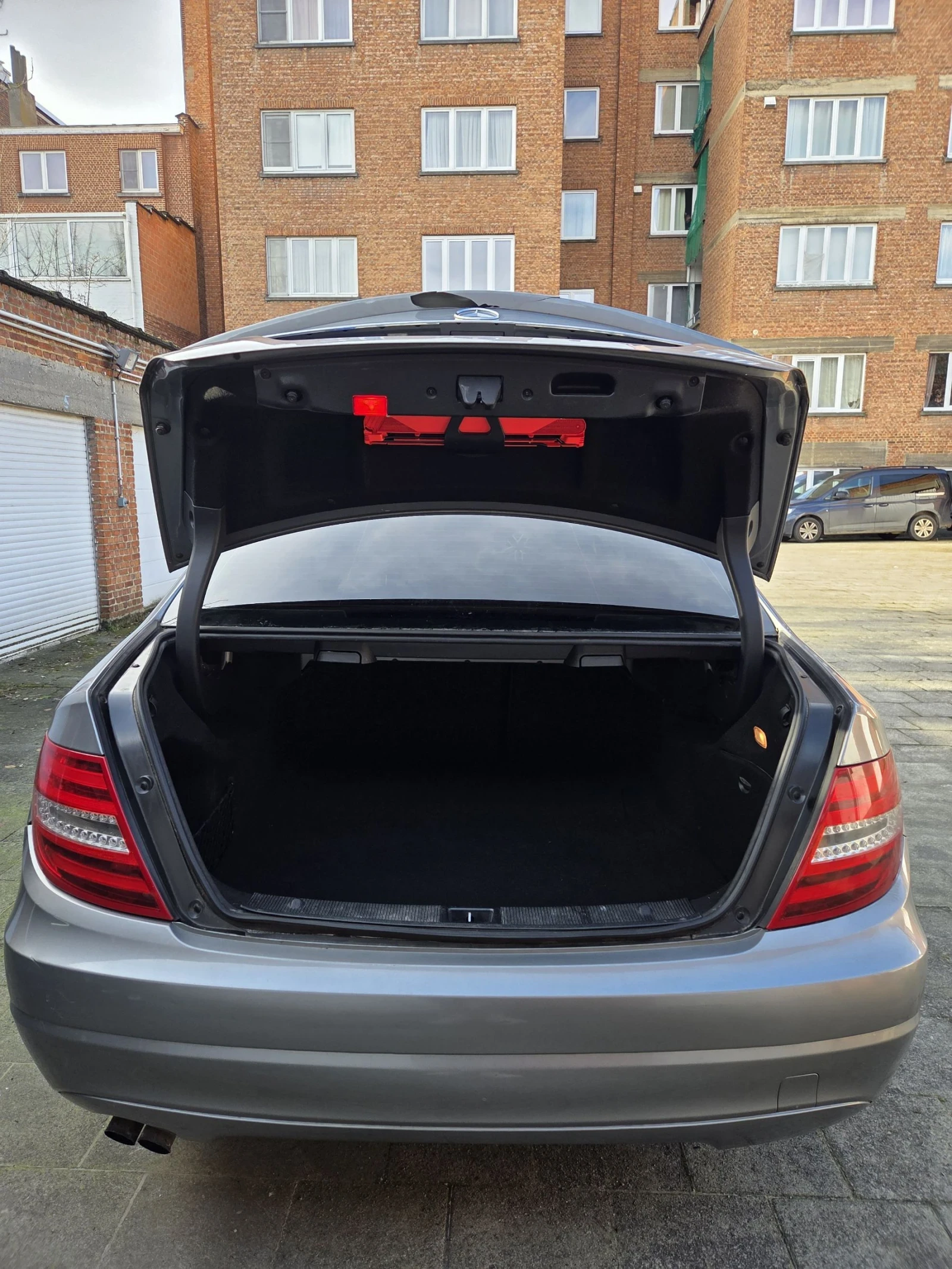 Mercedes-Benz C 180, снимка 14 - Автомобили и джипове - 53866700